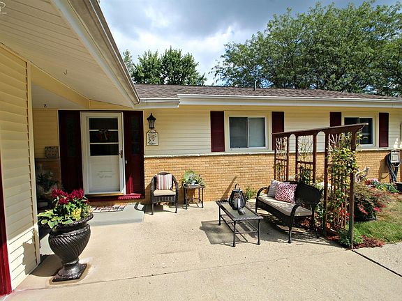 2nd image of 303 Bellewood Dr