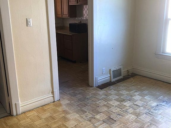 3rd image of 421-425 W 7th Ave