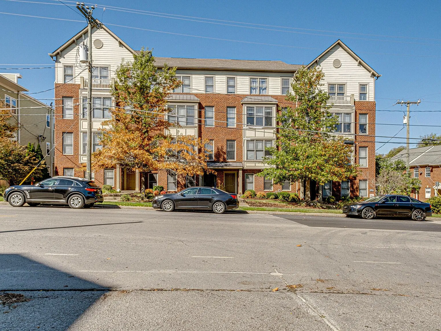2 bed, 1309 sqft, $3,000 — Photo 2
