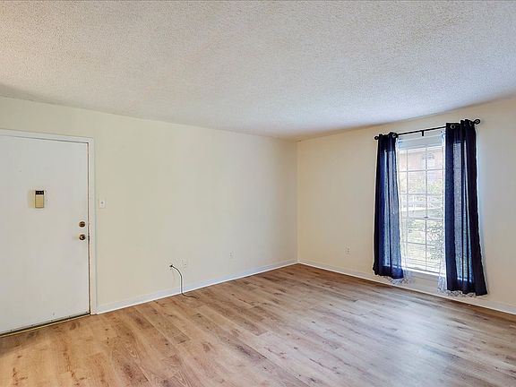 3rd image of 1140 Greymont Ave #A14