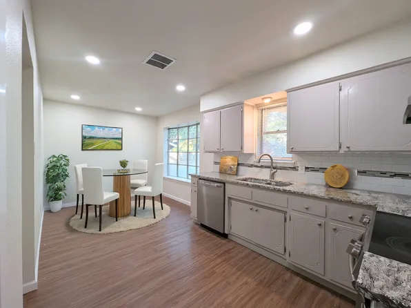 937 Skelly St, Crowley, TX 76036