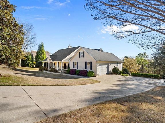 3rd image of 124 Paris Glen Way