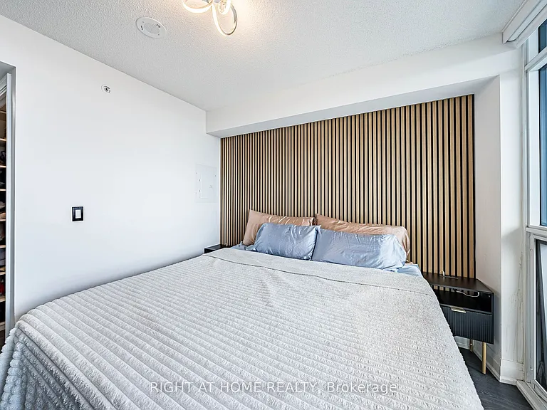 30 Gibbs Rd #1309 — Photo 19