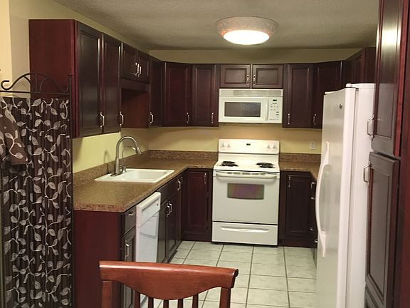 4th image of 1782 SW Cecelia Ln