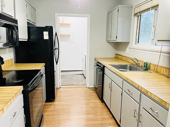 3rd image of 219 Springmeadow Dr Unit J