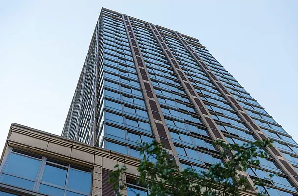 Rented by Greystar | media 2