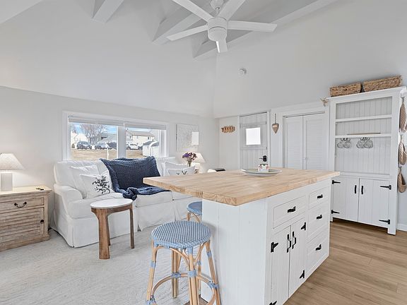 4th image of 515 Winnacunnet Road #6