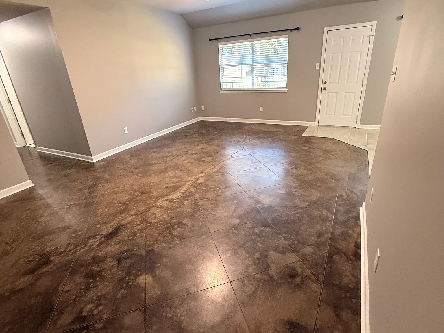 3 bed, 1550 sqft, $1,900 — Photo 2