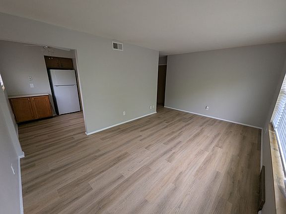 5th image of 4996 Oleatha Ave APT 1A