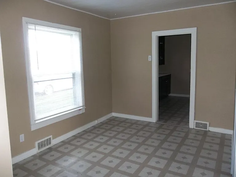 1100 E Broomfield St — Photo 6