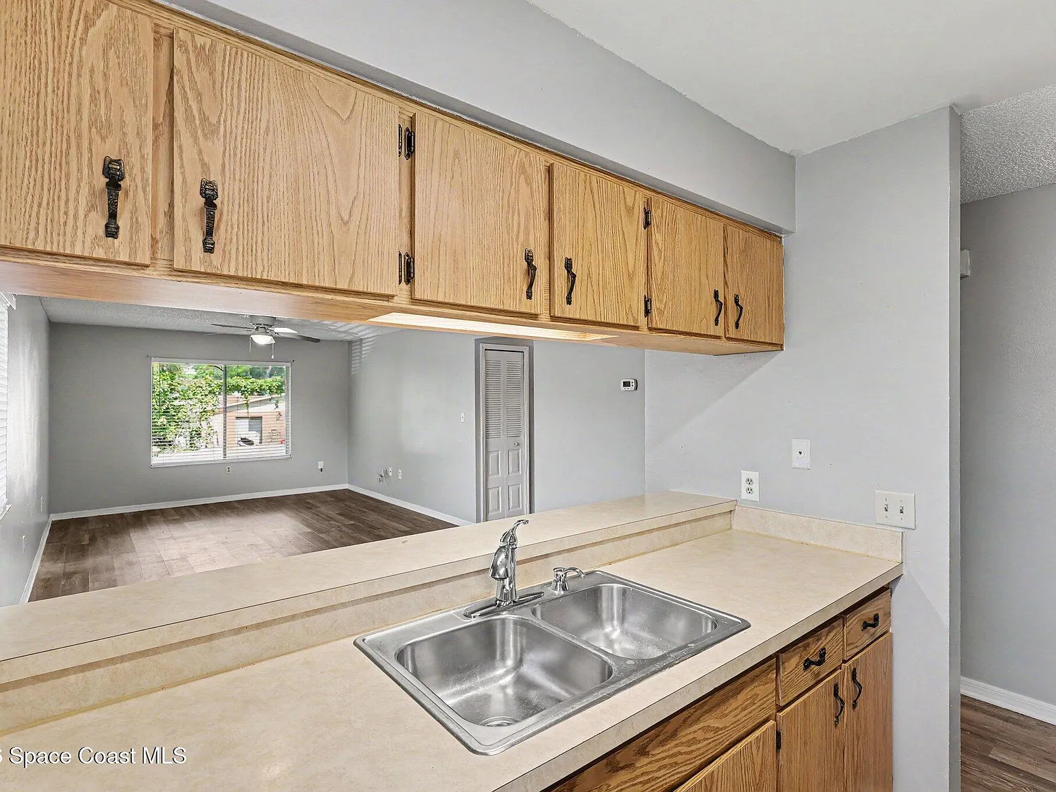 2 bed, 1.0 bath, 450 sqft, $1,250 — Photo 3