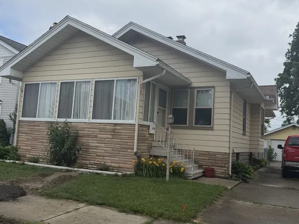 374 Woodworth St, Marine City, MI 48039