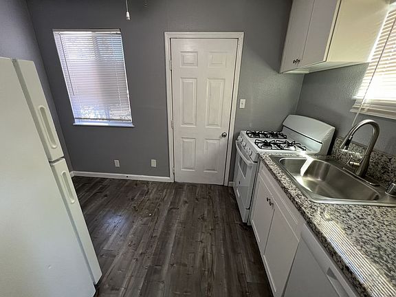 2nd image of 524 Solano St Unit 7