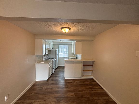4th image of 336 & 348 Whitesell Ave W #336-7