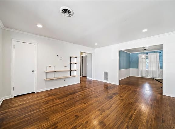 5th image of 1418 E 52nd Pl