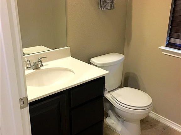 4th image of 11008 Cairnhill Ct