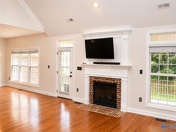 3rd image of 6603 Hampton Bend Cir SE