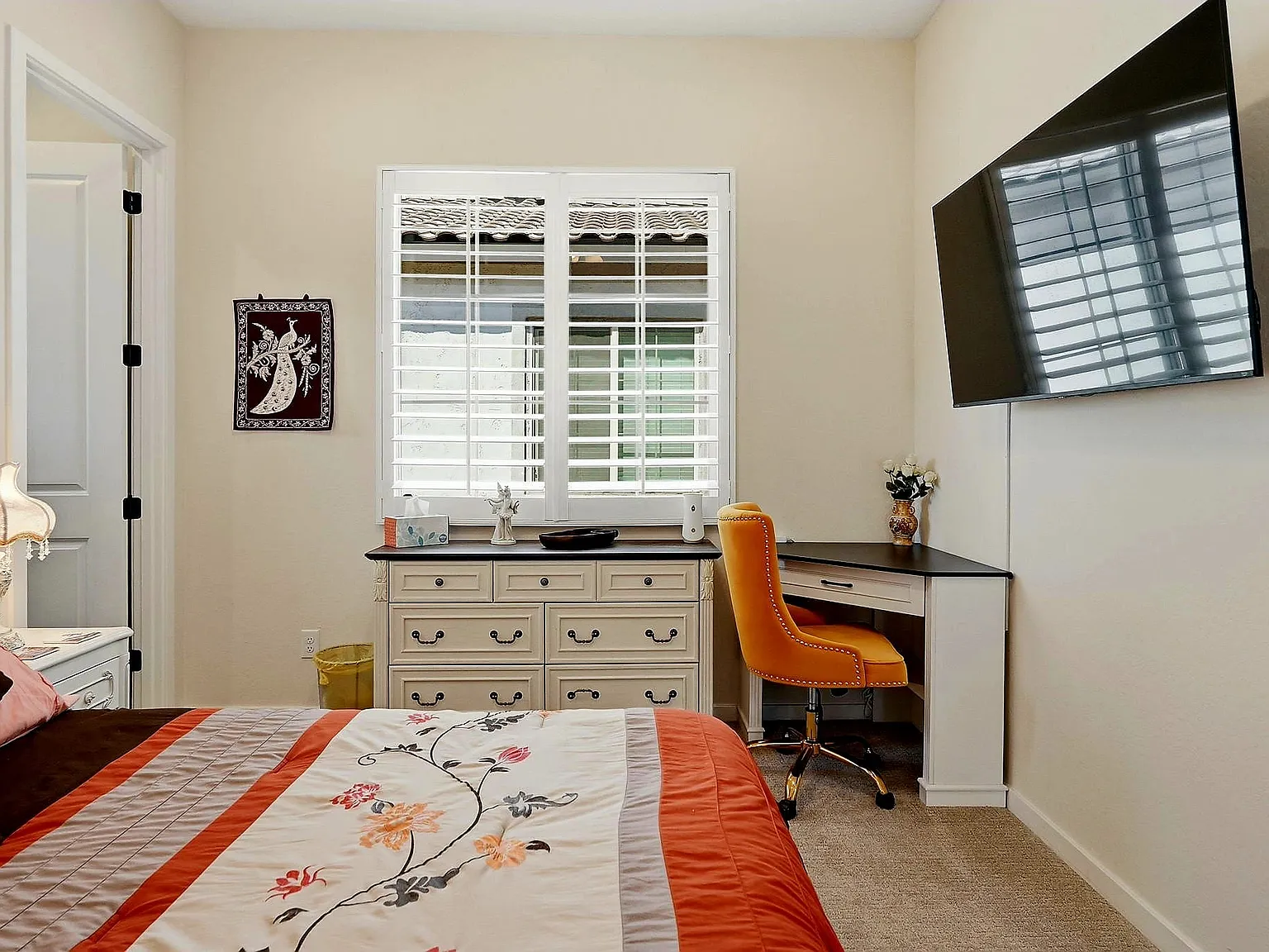 1 bed, 1.5 bath, 3400 sqft, $1,200 — Photo 3