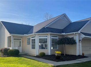 10516 W Ravine View Ct, North Royalton, OH 44133