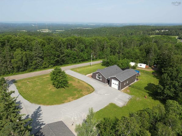 82 Beech Brook Rd, West Hants, NS B0N 1L0