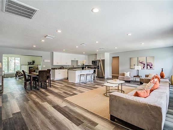 5th image of 2513 Greenmoor Pl