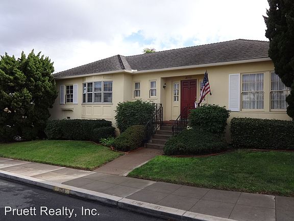 2nd image of 2153 Plum St