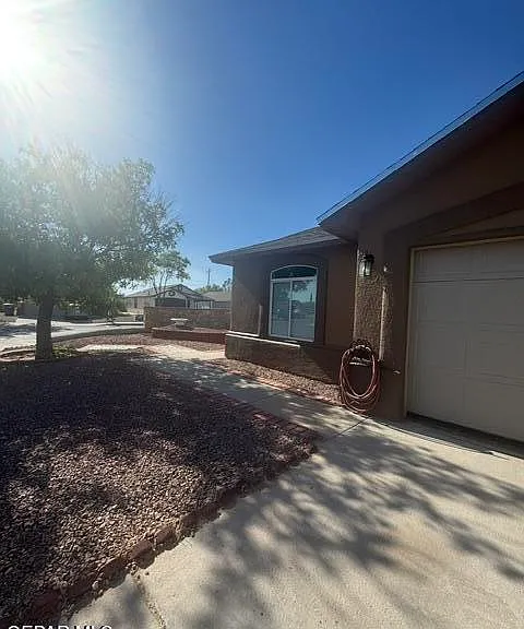 12720 Lorenzo Frias Dr — Photo 2
