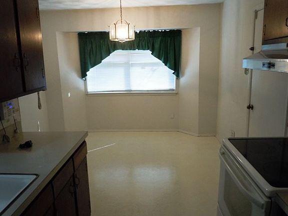 5th image of 2550 Jonesboro Ave