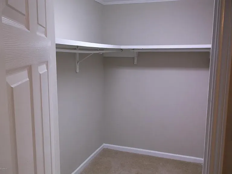 226 Monterey St — Photo 27