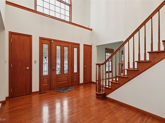 4th image of 14942 Hillbrook Ln E