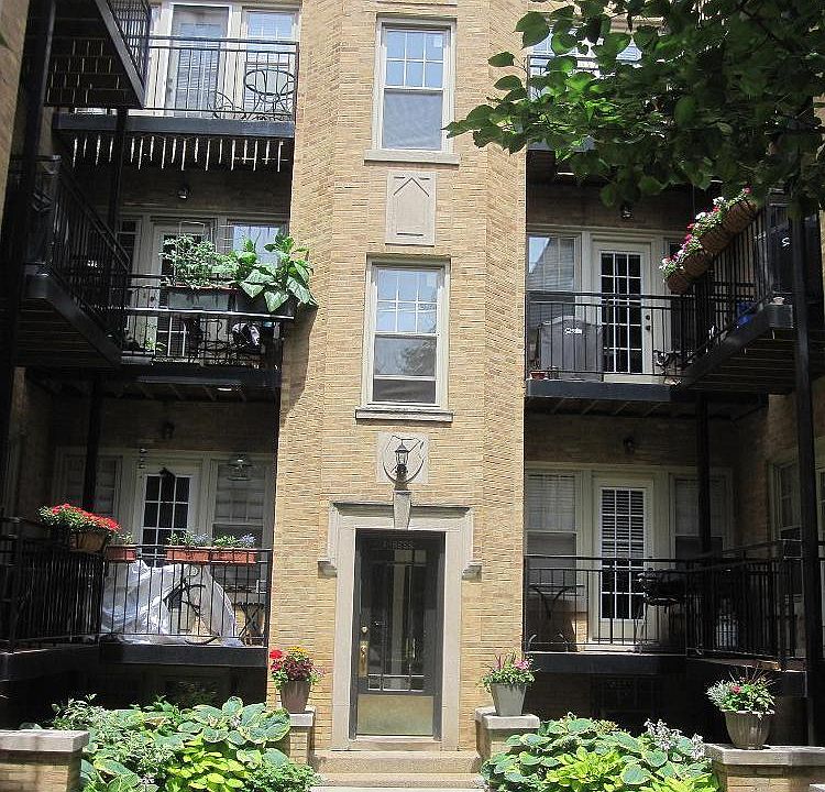 1st image of 2241 N Lincoln Ave APT 3B