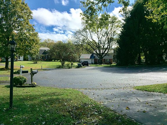 2nd image of 10004 Lechmeres Point