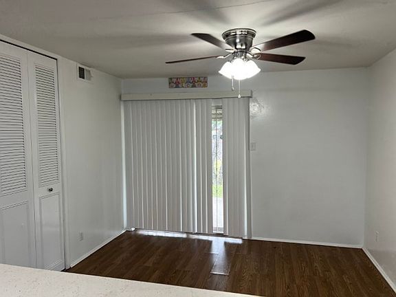 5th image of 6042 Knoll Krest Dr