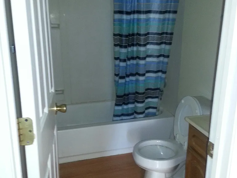 80 E State St — Photo 24