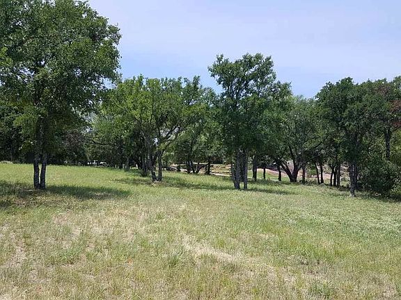 2nd image of 823 Skyline Dr