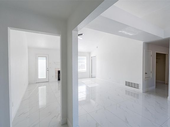 4th image of 1714 Samoa Ct