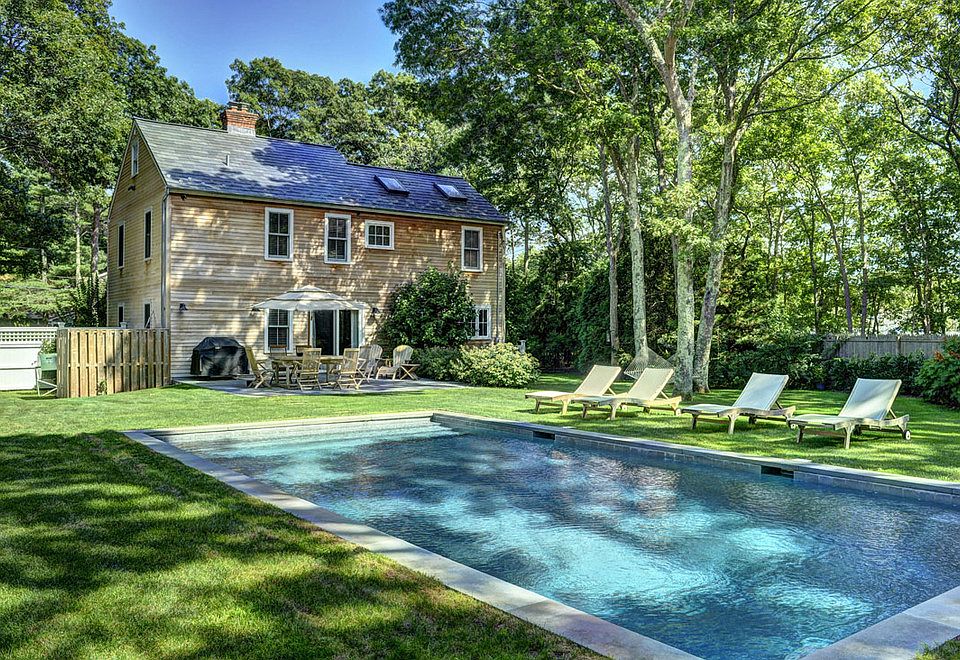 1st image of 93 Wainscott Main St