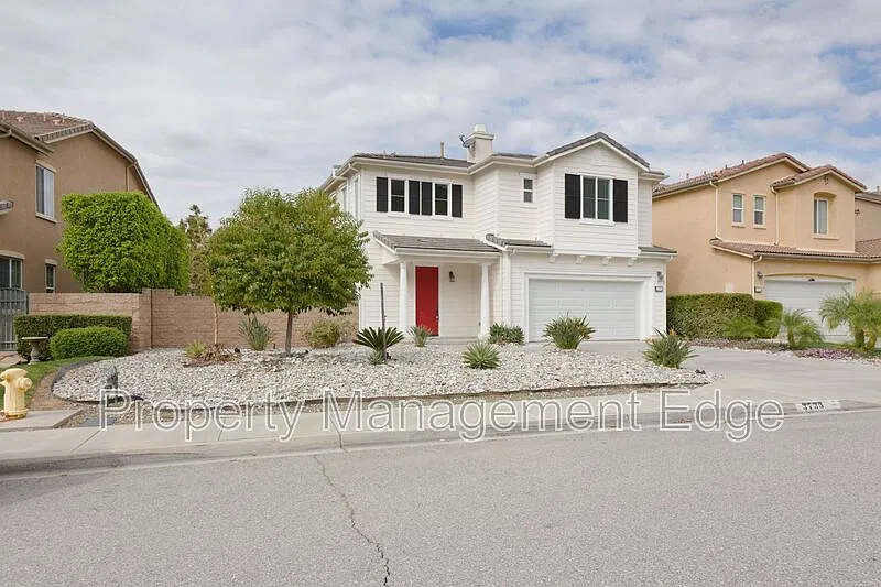 3 bed, 3.0 bath, 1970 sqft, $3,800 — Photo 3