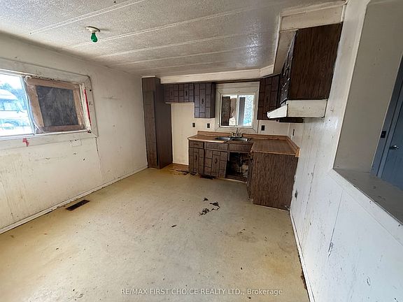 2nd image of 228 Davies St