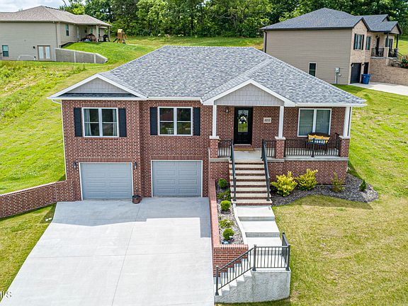 2nd image of 3212 Crystal Ct