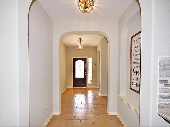 3rd image of 2736 San Marco Ln