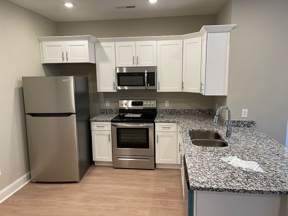 2nd image of 170 Enterprise Ct #111