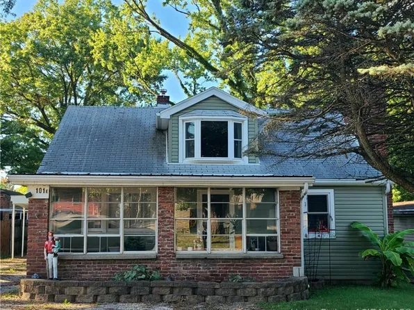 101 E Maple Court, Clarksville, IN 47129