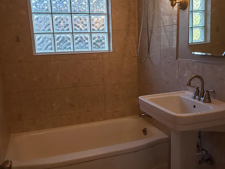2215 Somerset Dr — Photo 19