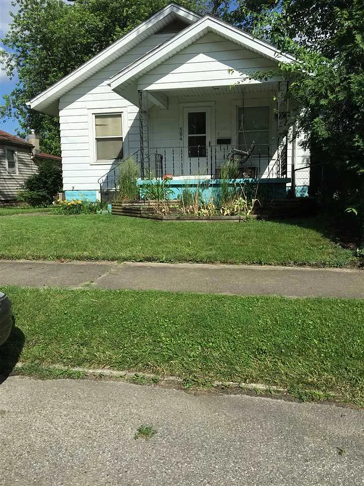 504 Day St photo 1