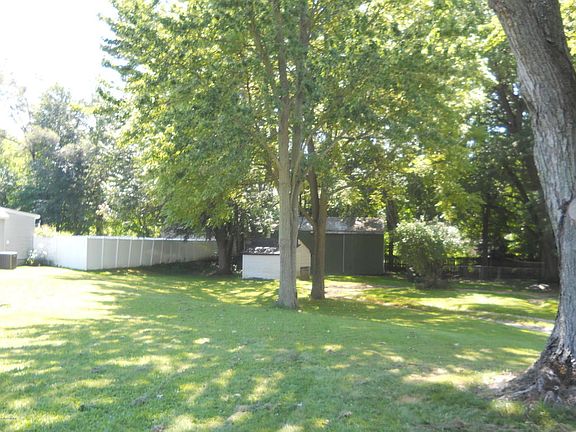 3rd image of 1808 Ramona Ave