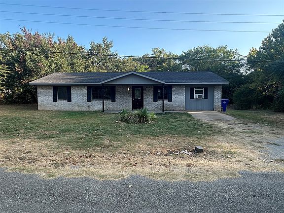 2nd image of 413 E Leecraft Ave
