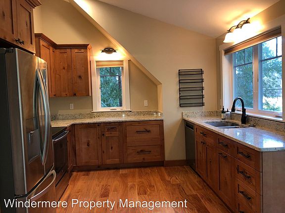 3rd image of 10684 NE Byron Dr