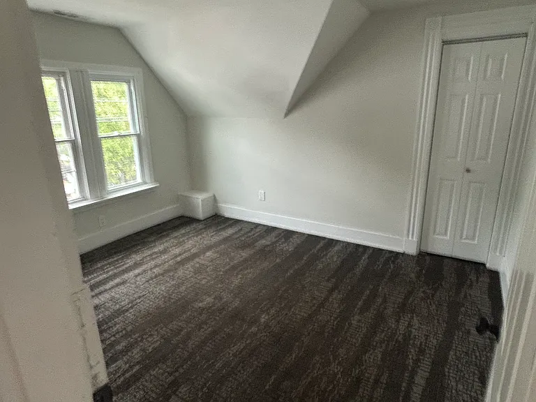 174 Hallock Ave #2 — Photo 11