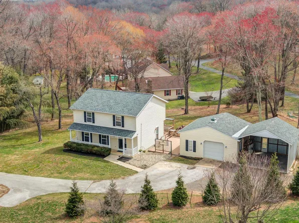 945 Bedford Dr, Eldersburg, MD 21784